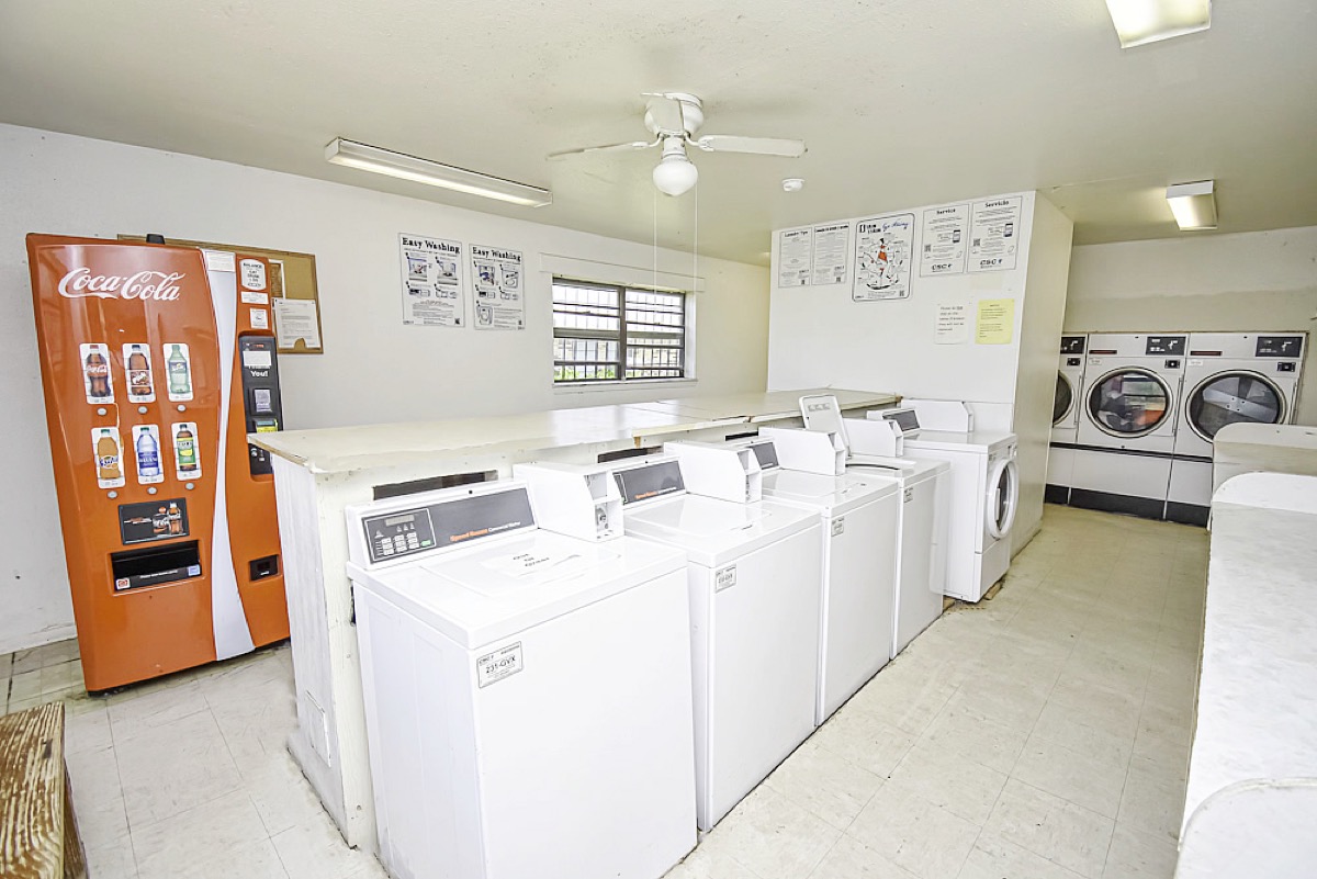 Bayshore Manor gallery photo 10