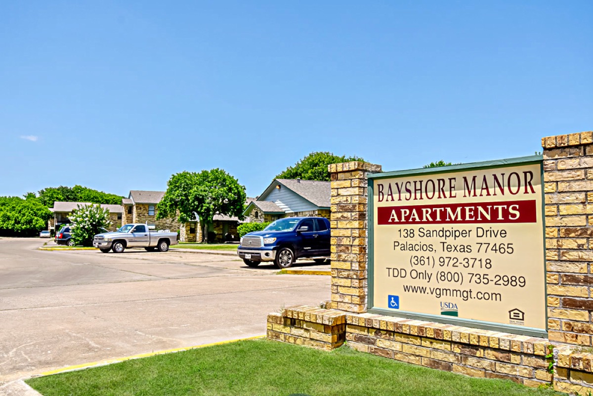 Bayshore Manor gallery photo 15