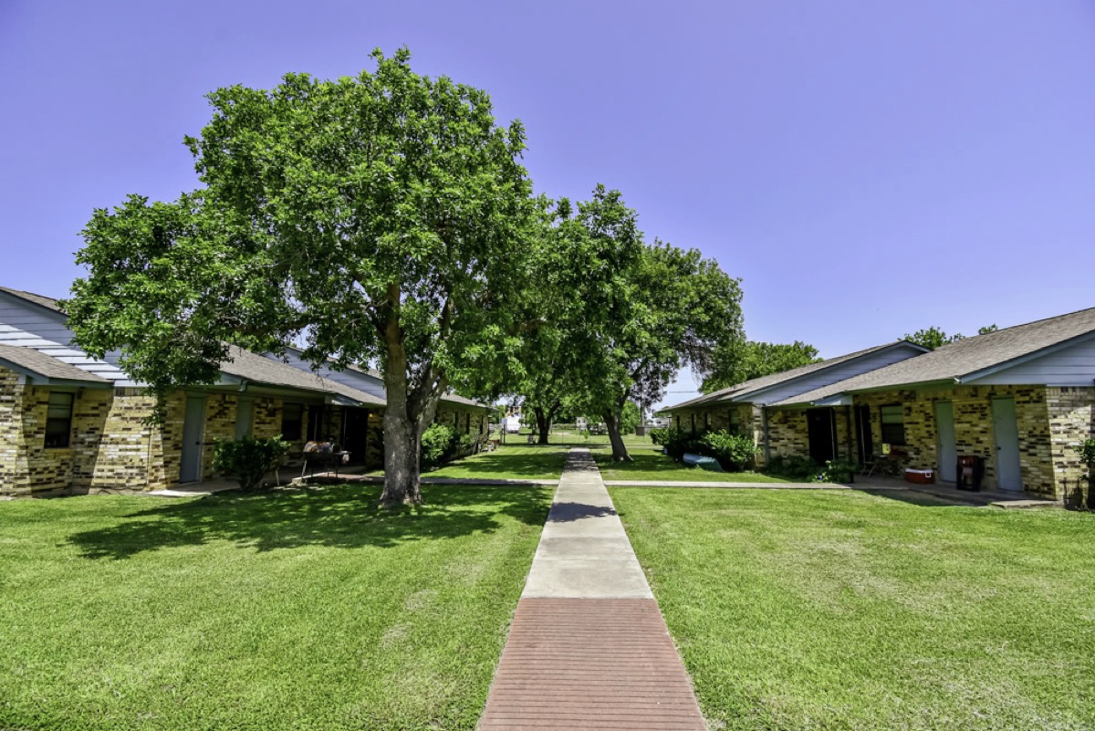 Bayshore Manor gallery photo 19