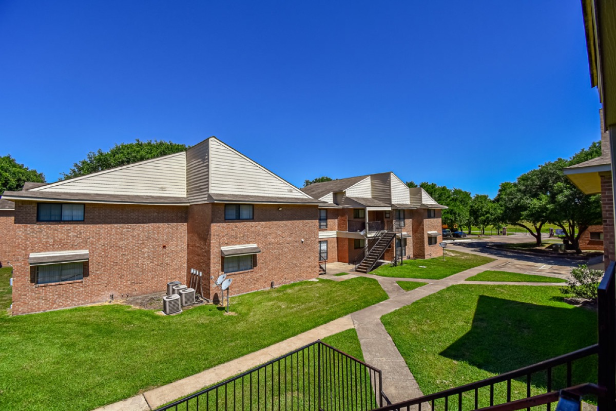 Brookhollow Manor gallery photo 12