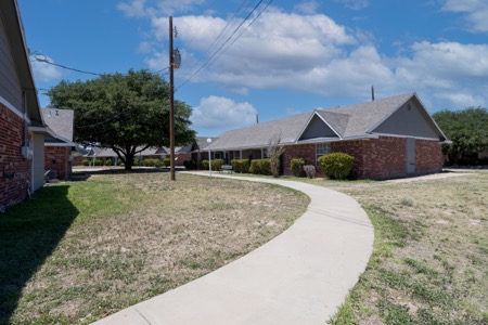Fort Stockton Manor Apartments gallery photo 4