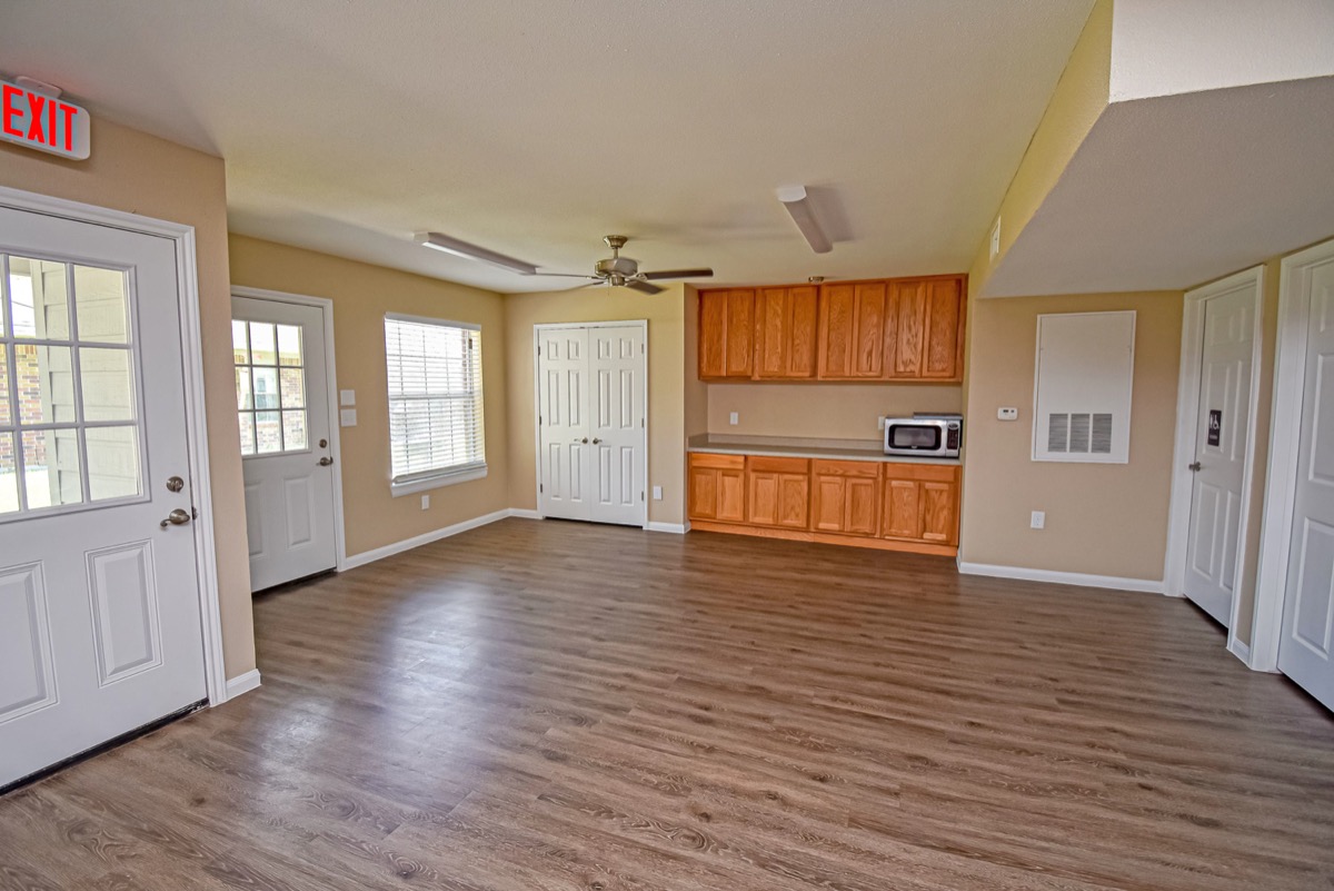 Golden Manor gallery photo 3