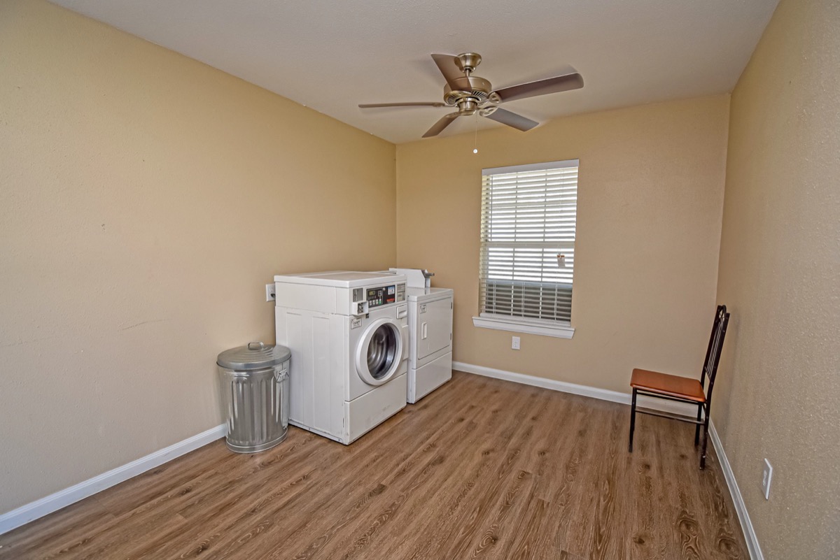 Golden Manor gallery photo 4