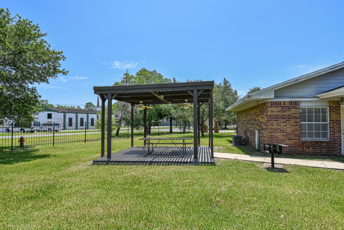 Golden Manor gallery photo 5