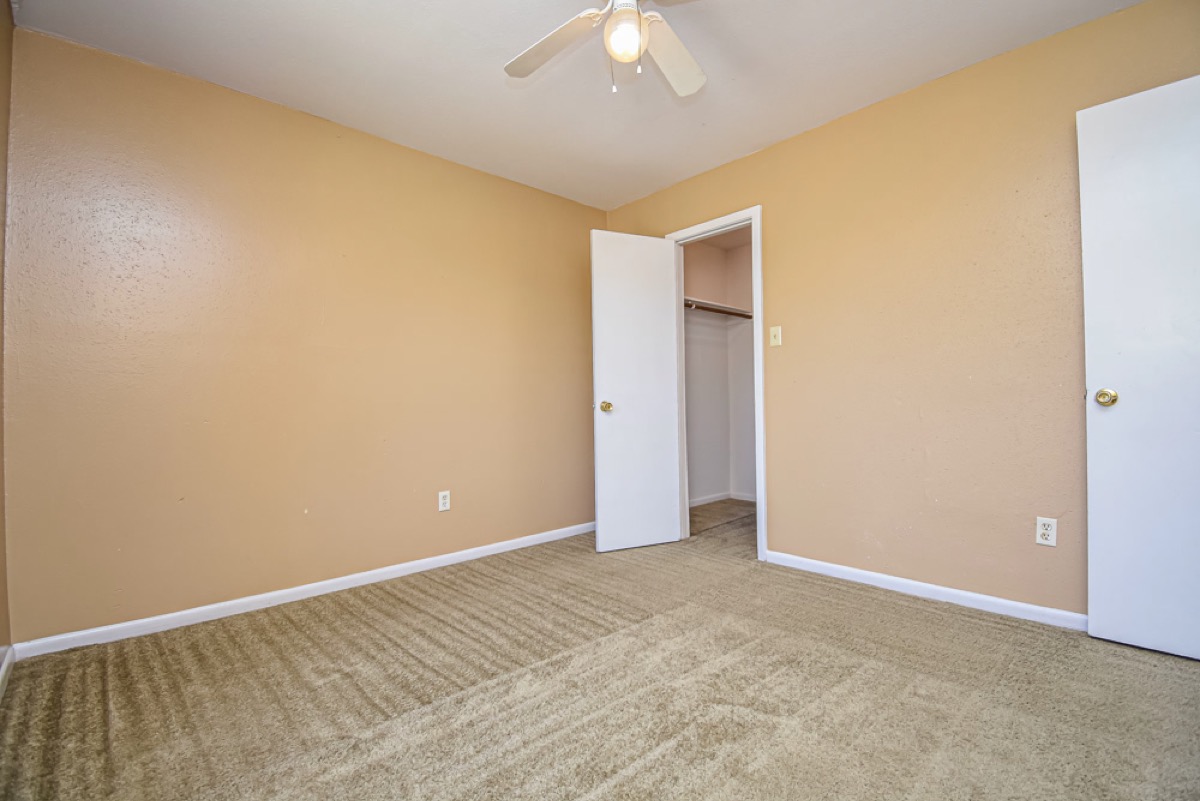 Green Manor gallery photo 6