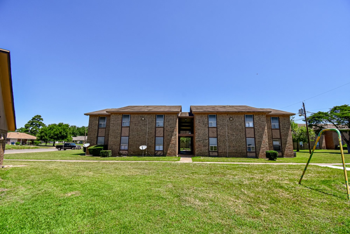 Green Manor gallery photo 10