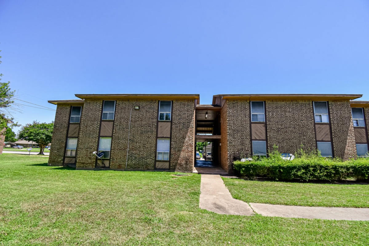 Green Manor gallery photo 11