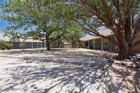 Idalou Manor Apartments gallery photo 3