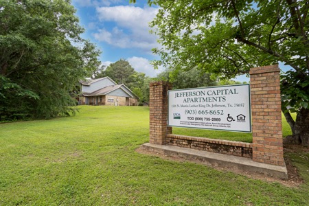 Jefferson Capital Apartments gallery photo 1