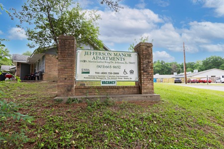 Jefferson Manor Apartments gallery photo 1