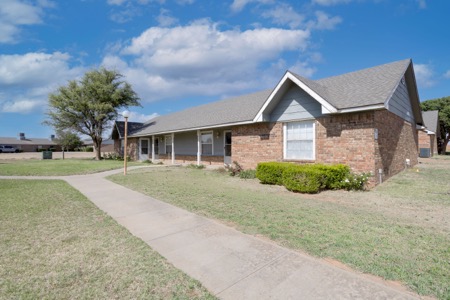 Levelland Manor Apartments gallery photo 3