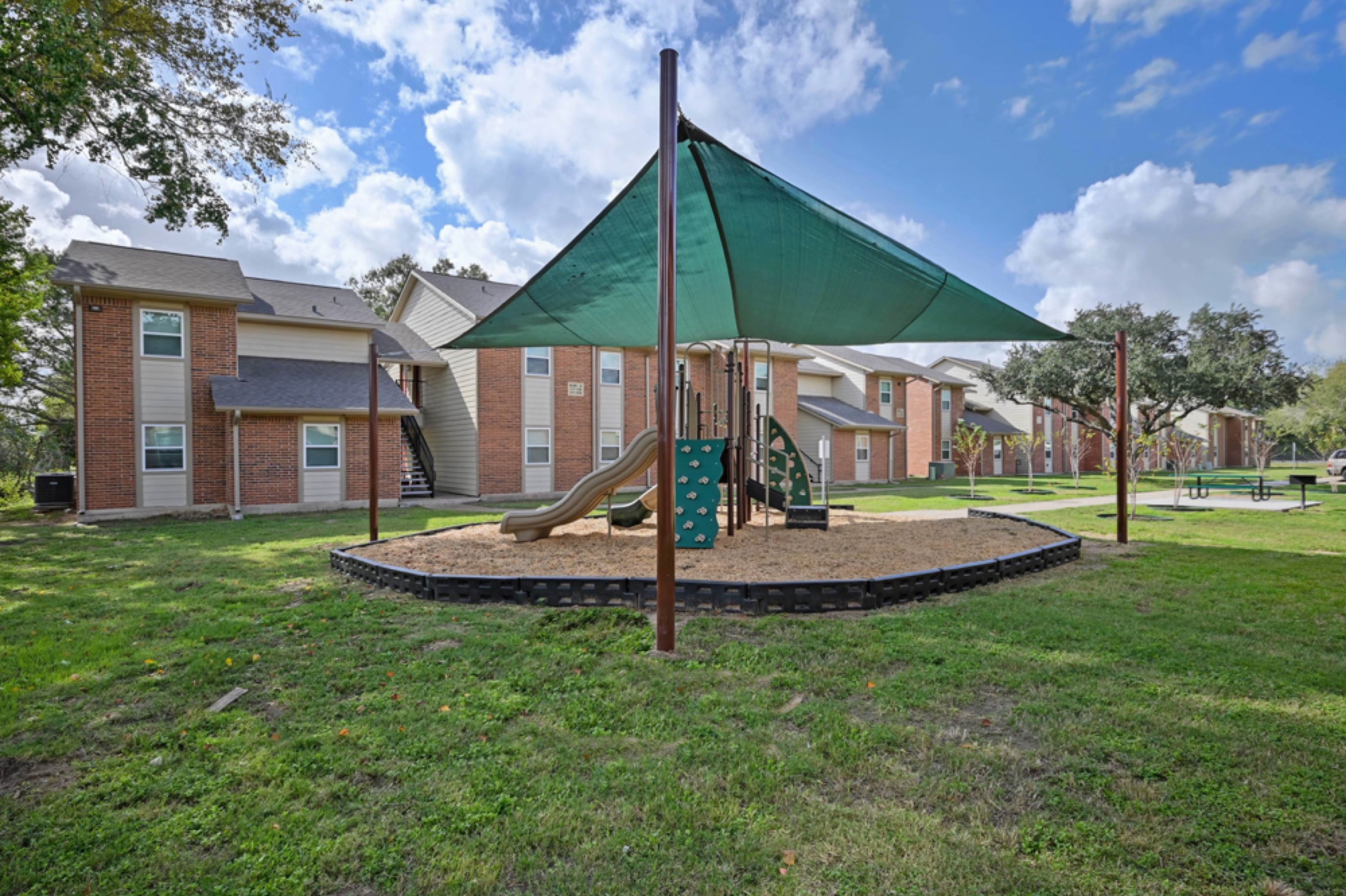 Oak Bend community features