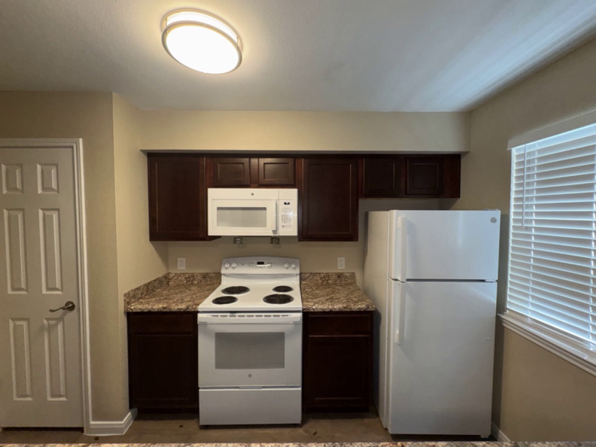 Oak Bend gallery photo 3