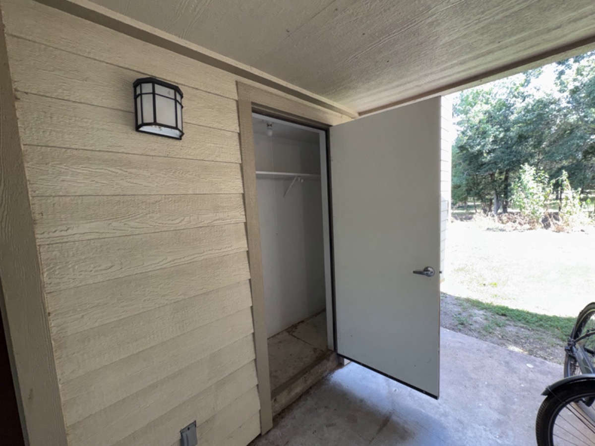 Oak Bend gallery photo 27