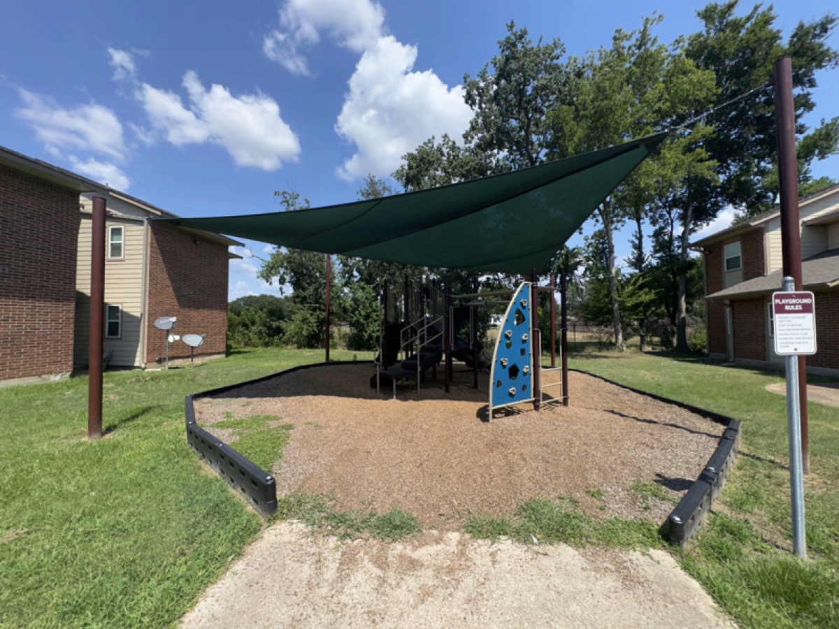 Oak Bend gallery photo 29