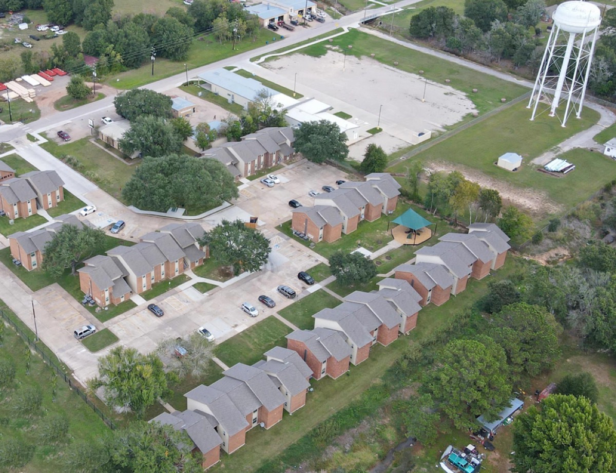 Oak Bend gallery photo 43