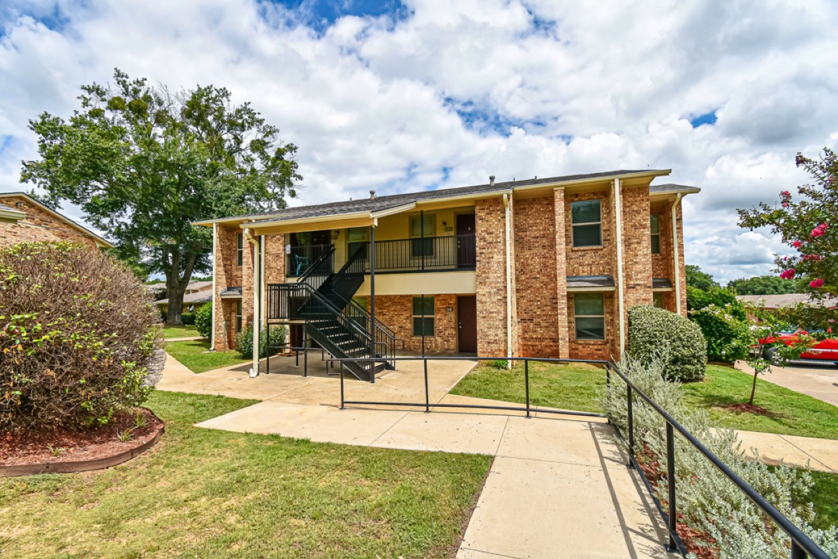 The Oaks of Fairview gallery photo 10