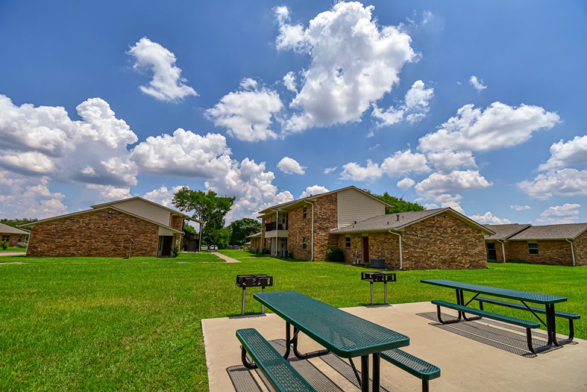 The Oaks of Westview gallery photo 2