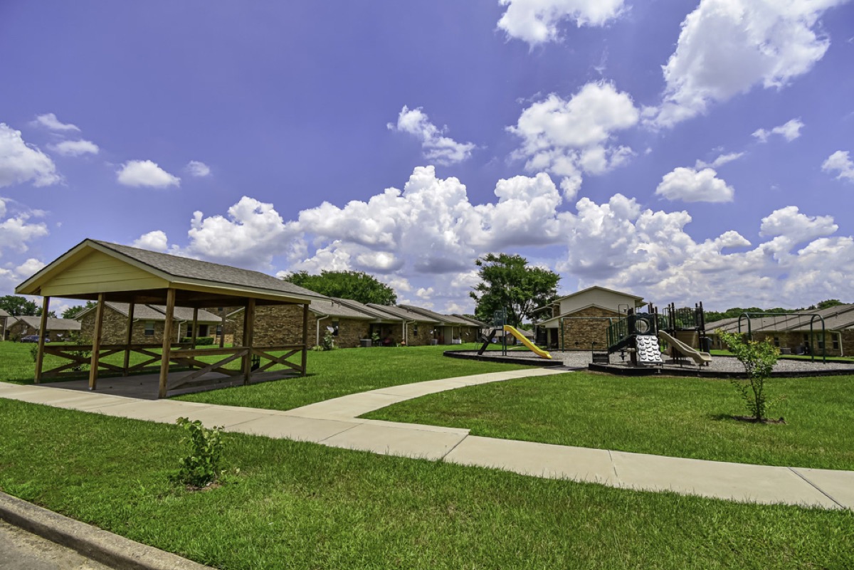 The Oaks of Westview gallery photo 6