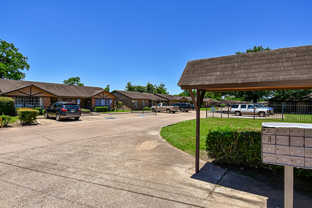 Pine Meadows gallery photo 15