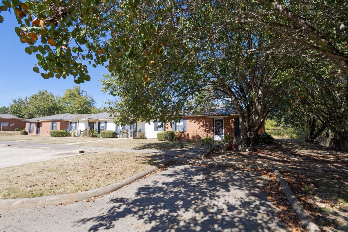 Rosewood Apartments gallery photo 5