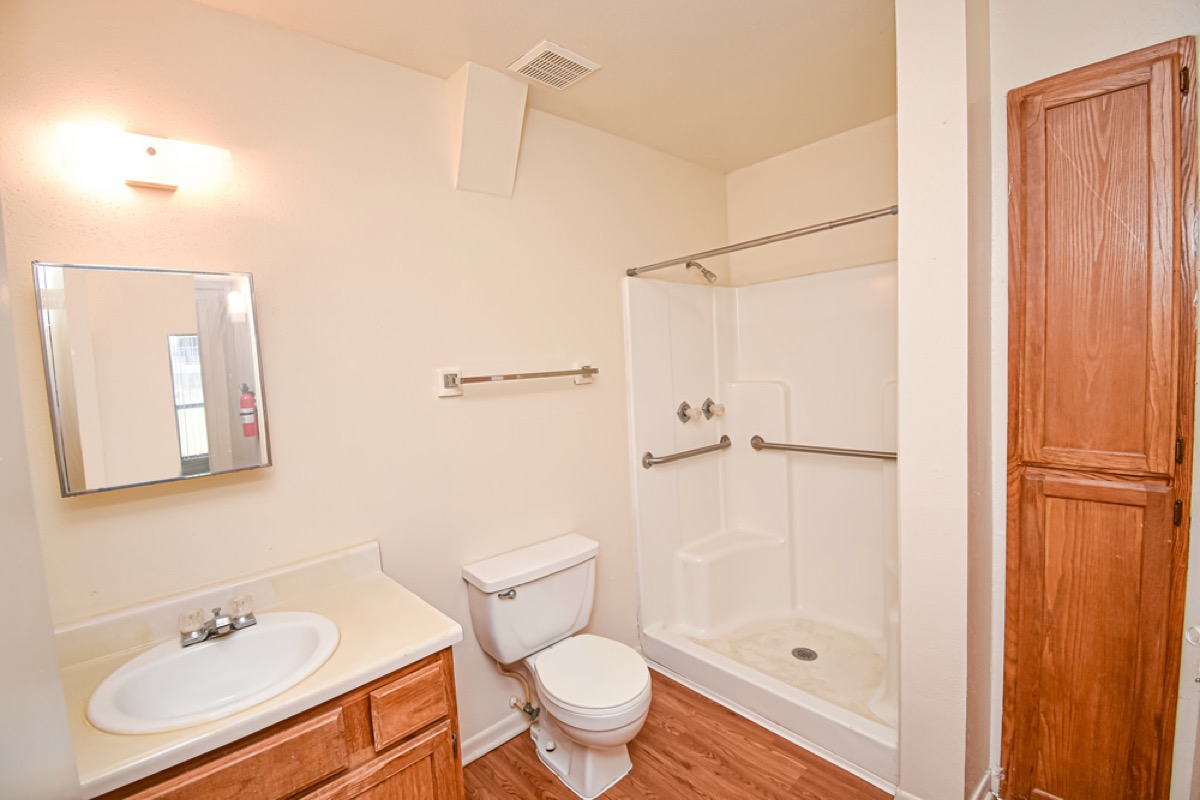 Shady Oaks gallery photo 6