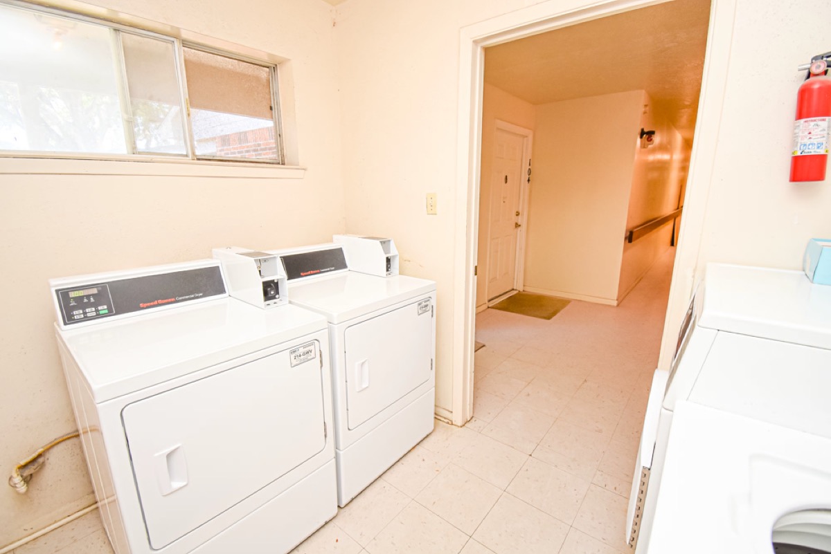 Shady Oaks gallery photo 10