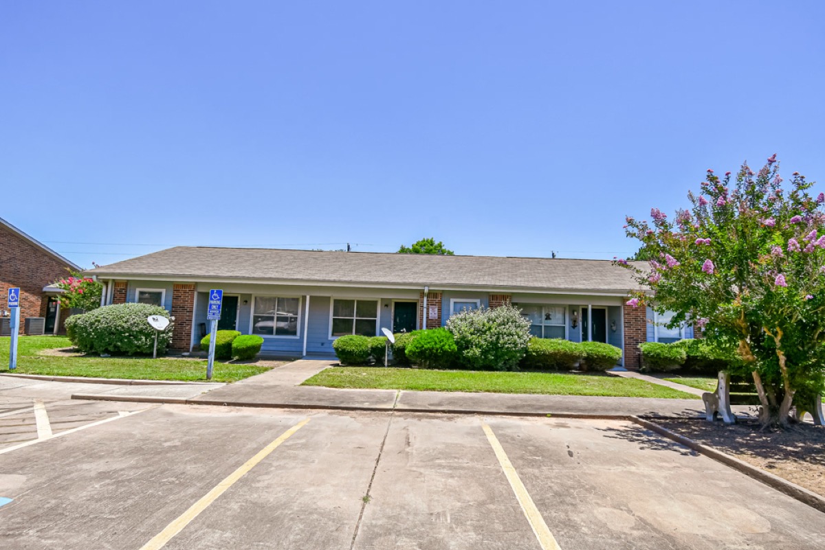 Shady Oaks gallery photo 18