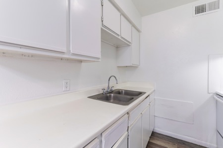Willis Rental gallery photo 11