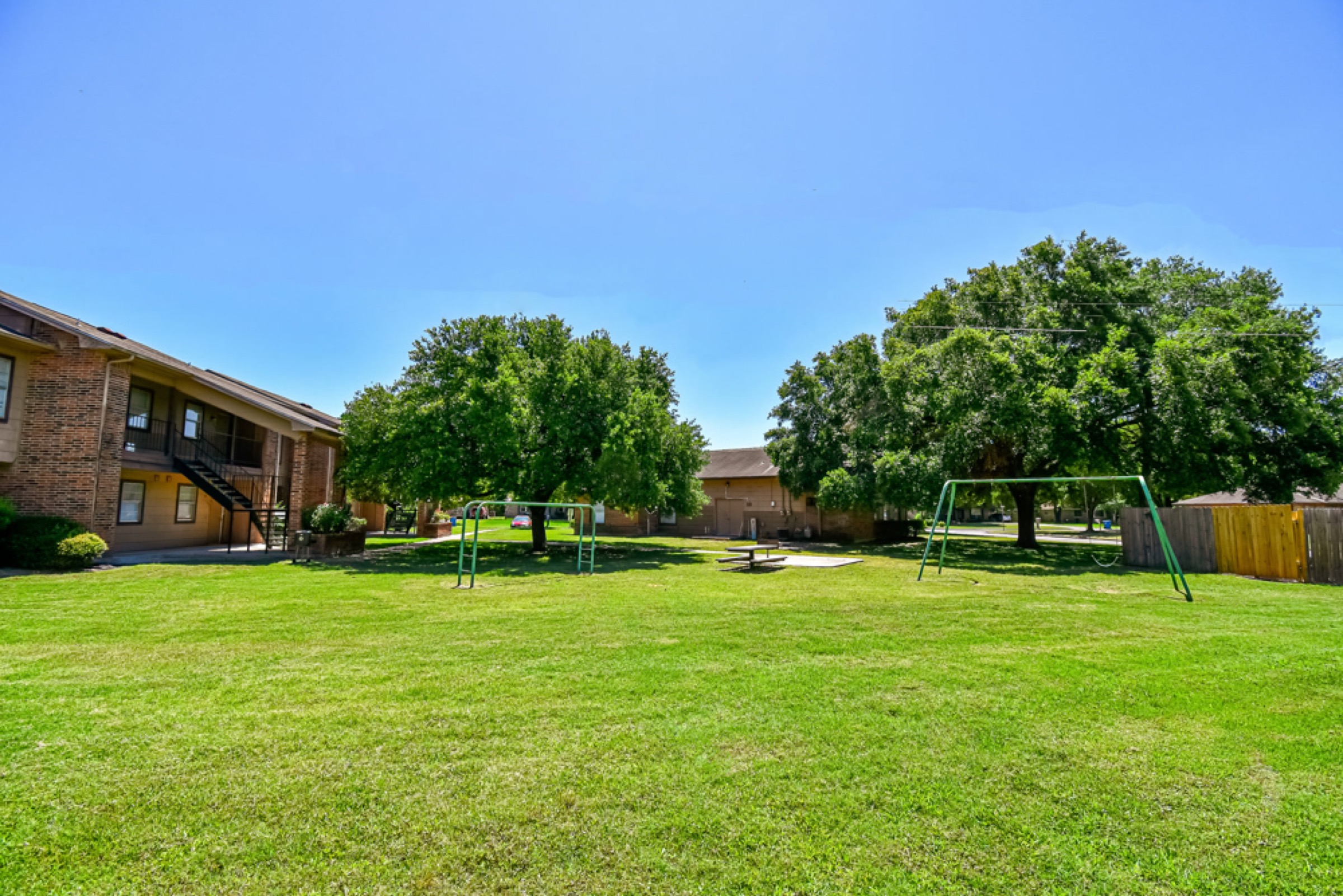 Willowchase community features