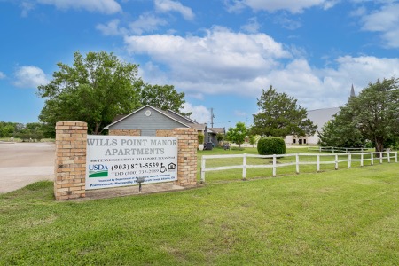 Wills Point Manor gallery photo 1