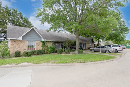 Wills Point Manor gallery photo 4