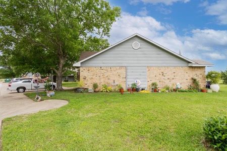 Wills Point Manor gallery photo 5