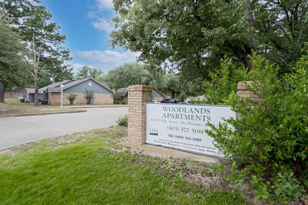 Woodland Apartments gallery photo 1