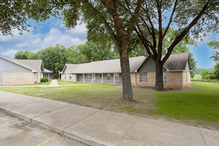 Woodland Apartments gallery photo 3